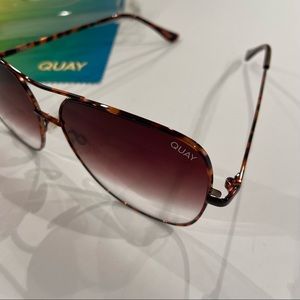 Tortoise Sunglasses - Quay Stop and Stare